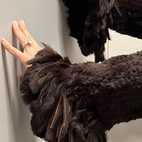 Rich Brown Fur coat with Suede and Fur Fringe trim - Picture 4 of 5